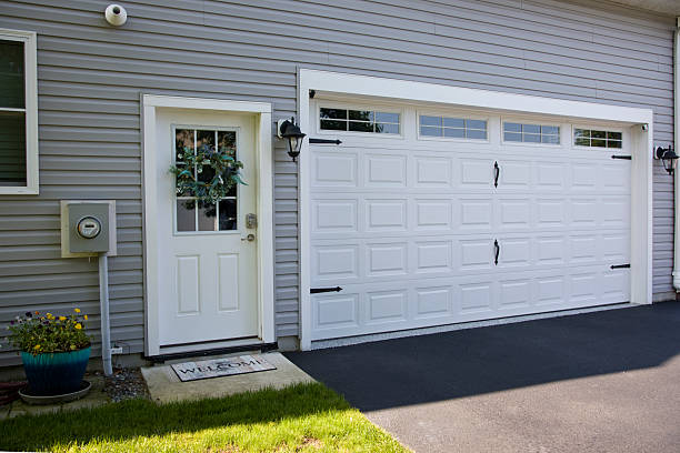 24/7 Emergency Garage Door Panel Replacement experts in Thunder Mountain, NM